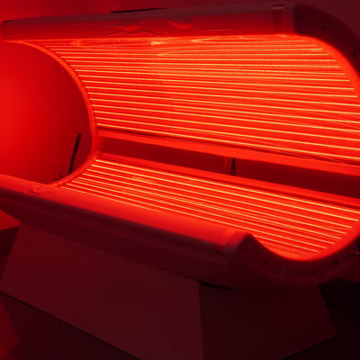 Cosse photodynamique rouge de beauté de salon du lit 660nm 850nm de thérapie de lumière de soins de la peau